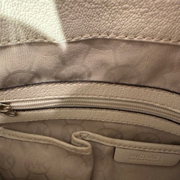Michael Kors Cream Colored Large Purse Bag - Picture 8 of 16